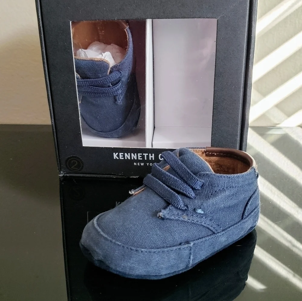 Kenneth Cole Blue Baby Real Deal shoes Size 2 ( 3- 6 Months )